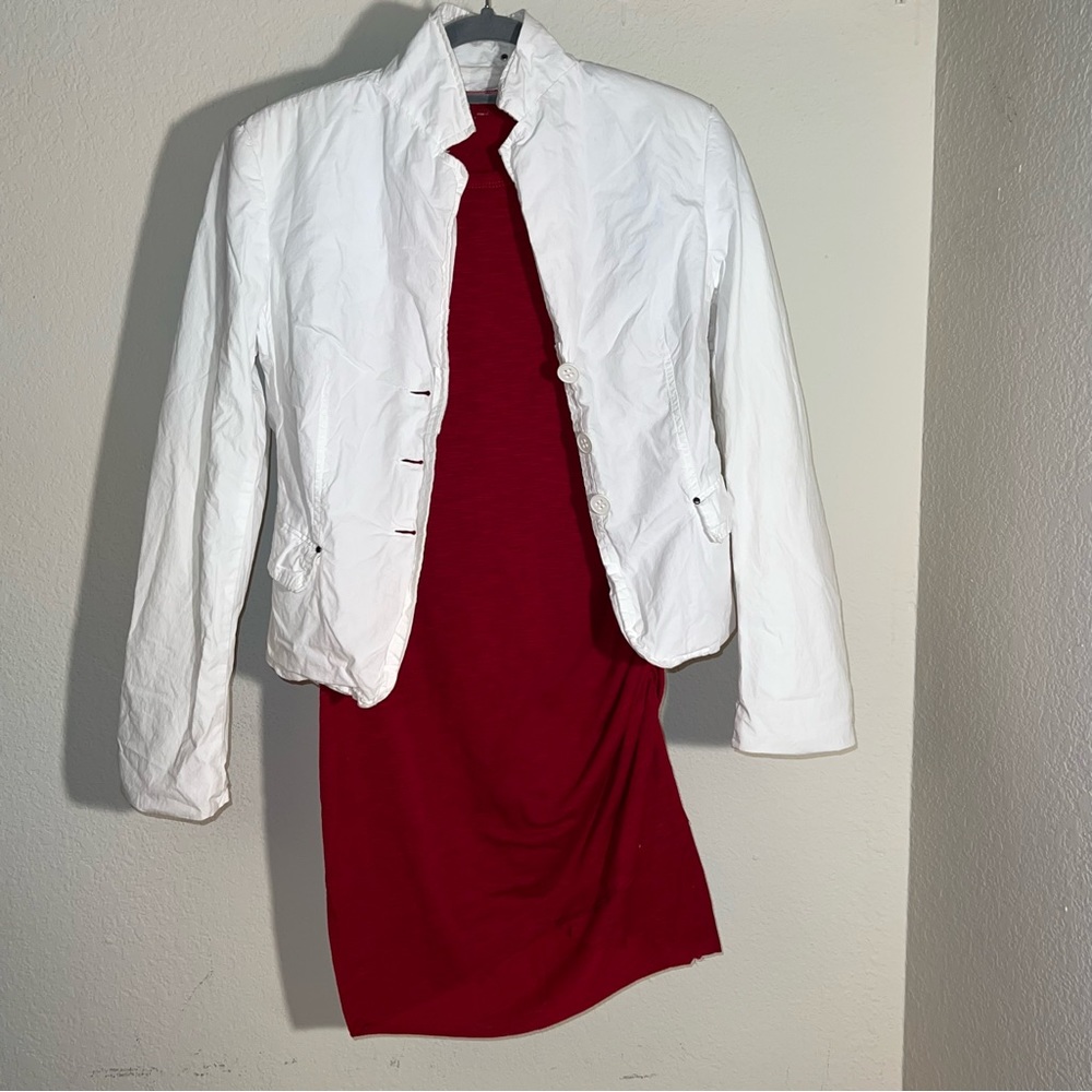 White Blazer Women’s Size 34 * 3 Button Jacket Slightly Quilted Feel Smooth Look